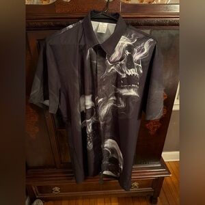 Cotton Candy Men’s Size L Short Sleeve Button Down Black With Skulls
